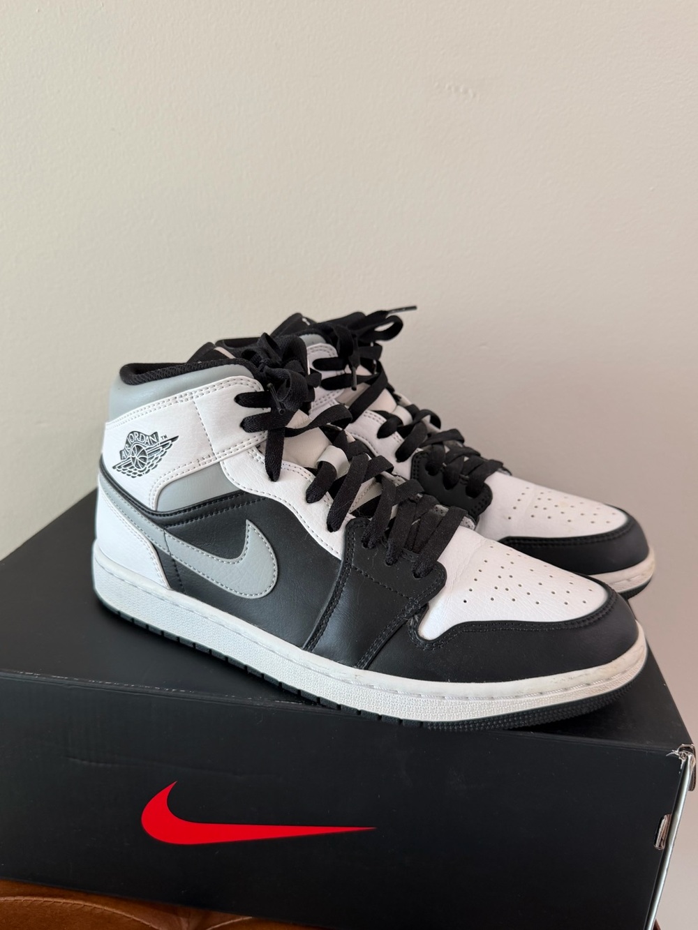 Nike Air Jordan 1 Mid White Shadow 554724-073 Men’s Size  10